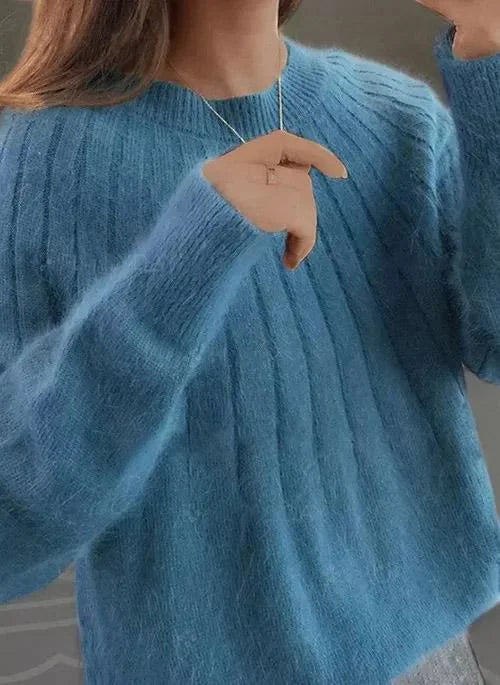 MARGARET | ELEGANT RIBBED CREWNECK SWEATER WITH FLUFFY COLLAR