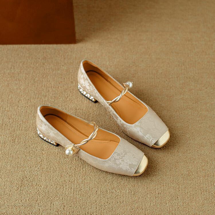 COLETTE | LUXE PEARL-STRAP VINTAGE PUMPS
