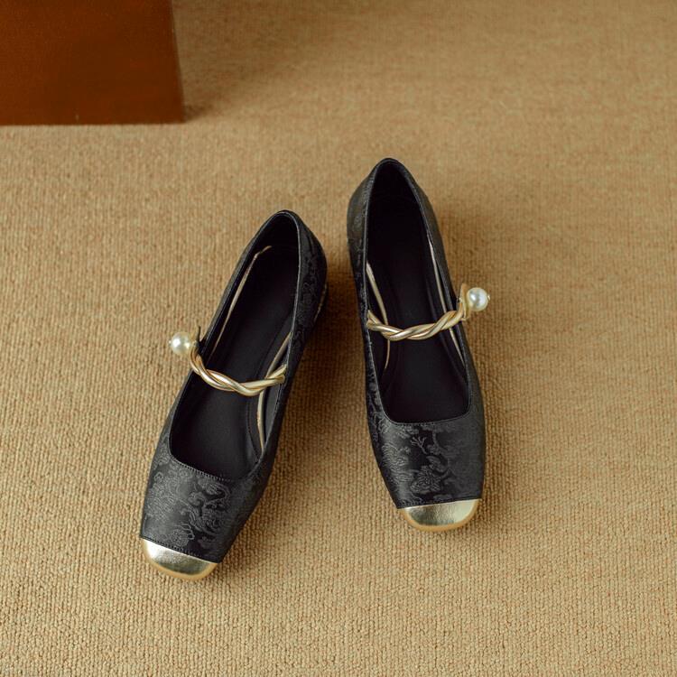 COLETTE | LUXE PEARL-STRAP VINTAGE PUMPS