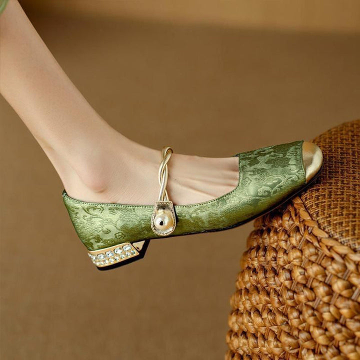 COLETTE | LUXE PEARL-STRAP VINTAGE PUMPS
