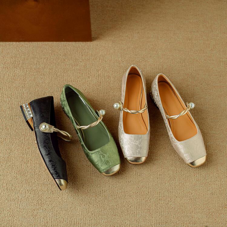 COLETTE | LUXE PEARL-STRAP VINTAGE PUMPS