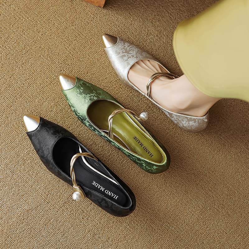 AURORA | LUXE VINTAGE PEARL KITTEN HEELS