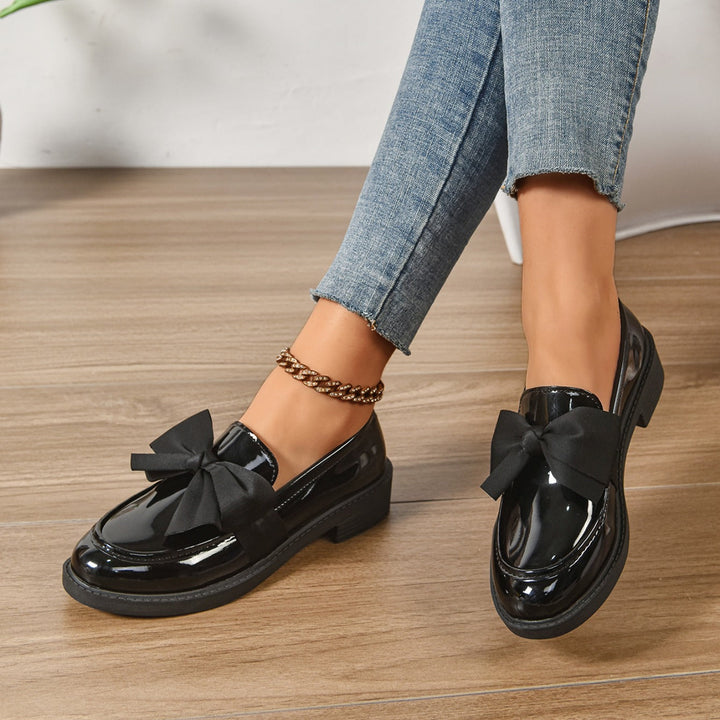 CELINE | ELEGANT GLOSSY LEATHER BOW LOAFERS
