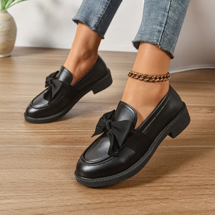 CELINE | ELEGANT GLOSSY LEATHER BOW LOAFERS