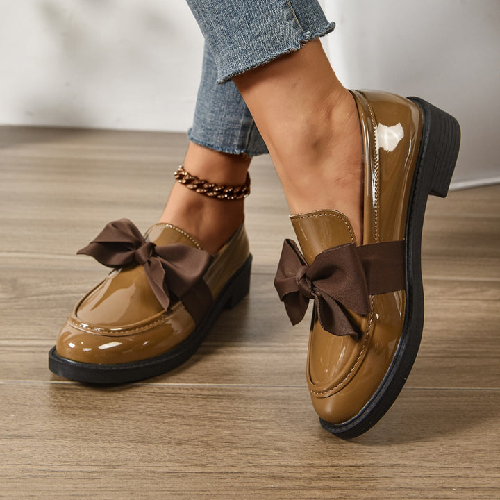 CELINE | ELEGANT GLOSSY LEATHER BOW LOAFERS