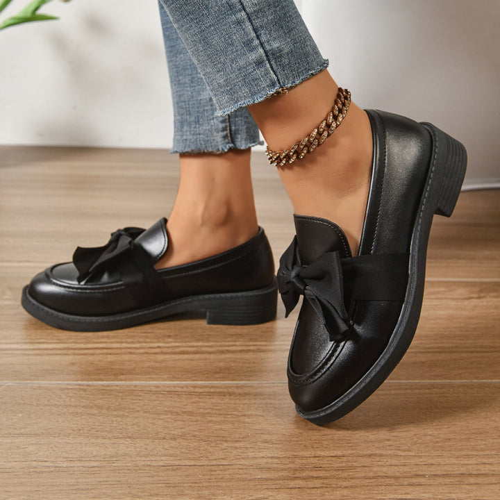 CELINE | ELEGANT GLOSSY LEATHER BOW LOAFERS