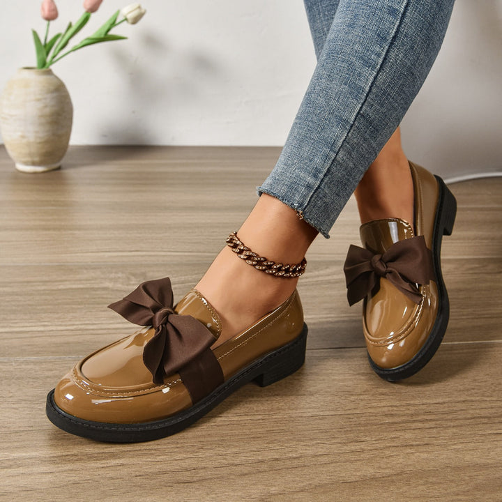 CELINE | ELEGANT GLOSSY LEATHER BOW LOAFERS