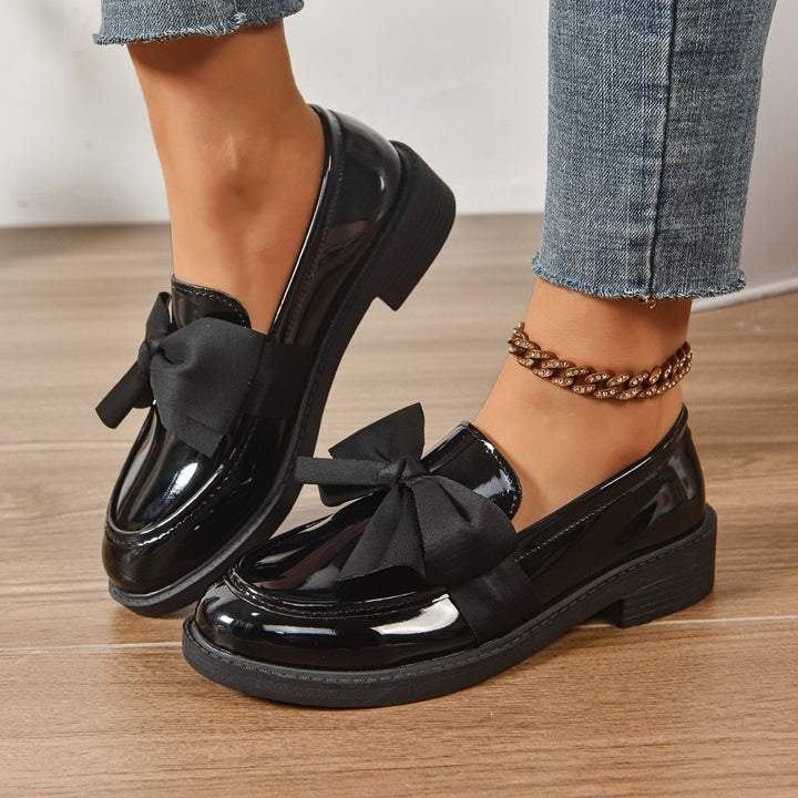 CELINE | ELEGANT GLOSSY LEATHER BOW LOAFERS