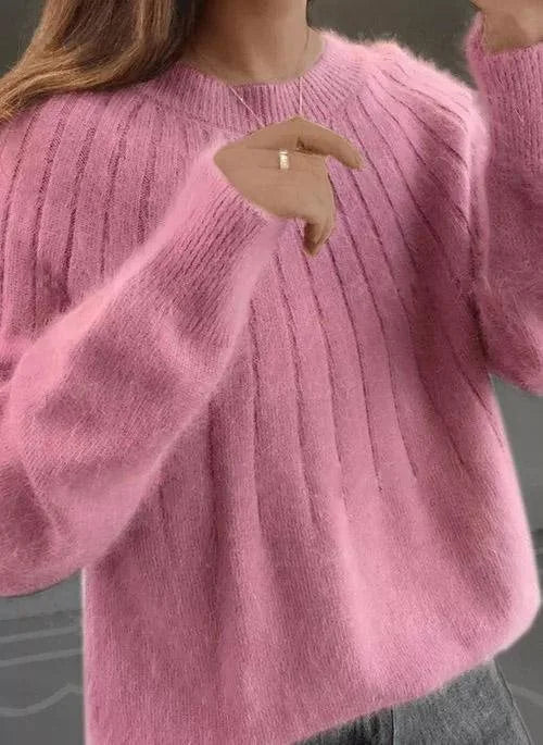 MARGARET | ELEGANT RIBBED CREWNECK SWEATER WITH FLUFFY COLLAR