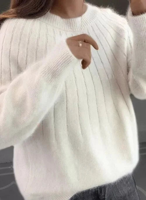 MARGARET | ELEGANT RIBBED CREWNECK SWEATER WITH FLUFFY COLLAR